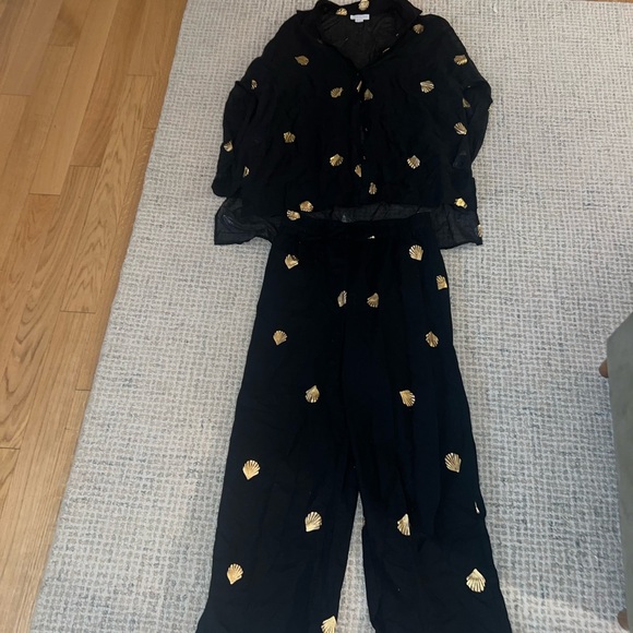 Never Fully Dressed Black and Gold SHELL Set - Picture 2 of 5